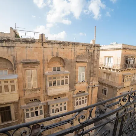 Quirky + Roof Terrace Apartament Valletta